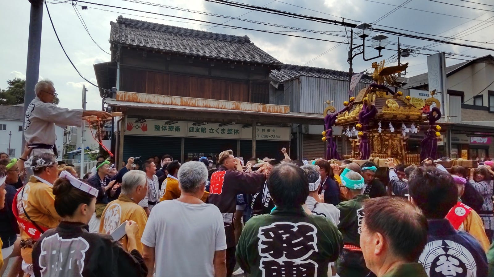 鳩ヶ谷須賀神社の神輿の風景